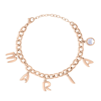 Armband mit Buchstabenanhängern