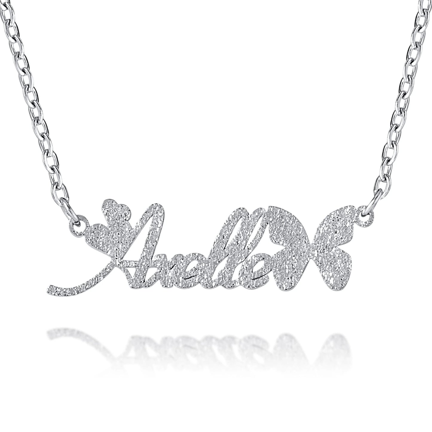 Collana con Nome in Carattere Farfalla ed Effetto Brillante Personalizzata